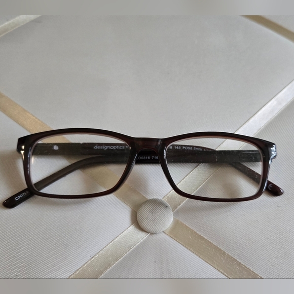 Foster Grant Prescription Brown Eyeglasses - Picture 6 of 6